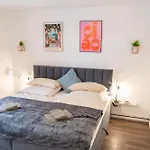 Am Chiemsee, Auto-check-in 24-7, Gratis Parkplatz An Der Unterkunft, Netflix & Amazon Prime Inc, Voll Ausgestattet Eggstätt