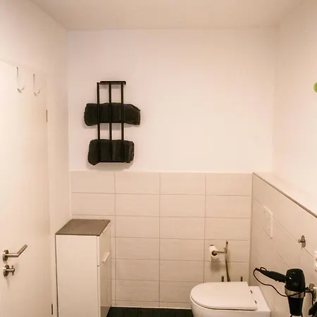Am Chiemsee, Auto-check-in 24-7, Gratis Parkplatz An Der Unterkunft, Netflix & Amazon Prime Inc, Voll Ausgestattet * إيغستات