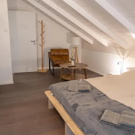 Am Chiemsee, Auto-check-in 24-7, Gratis Parkplatz An Der Unterkunft, Netflix & Amazon Prime Inc, Voll Ausgestattet * Eggstatt
