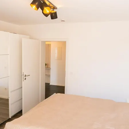 Am Chiemsee, Auto-check-in 24-7, Gratis Parkplatz An Der Unterkunft, Netflix & Amazon Prime Inc, Voll Ausgestattet *
