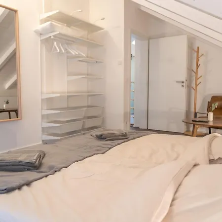 Am Chiemsee, Auto-check-in 24-7, Gratis Parkplatz An Der Unterkunft, Netflix & Amazon Prime Inc, Voll Ausgestattet * Eggstätt