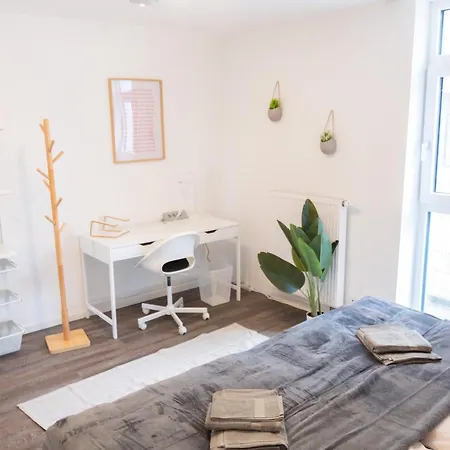 Am Chiemsee, Auto-check-in 24-7, Gratis Parkplatz An Der Unterkunft, Netflix & Amazon Prime Inc, Voll Ausgestattet Apartmán