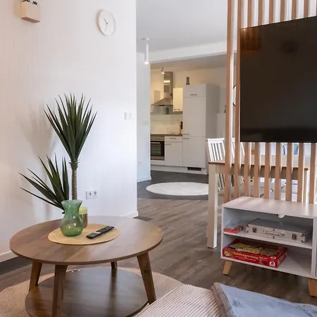 Am Chiemsee, Auto-check-in 24-7, Gratis Parkplatz An Der Unterkunft, Netflix & Amazon Prime Inc, Voll Ausgestattet Apartment Eggstatt