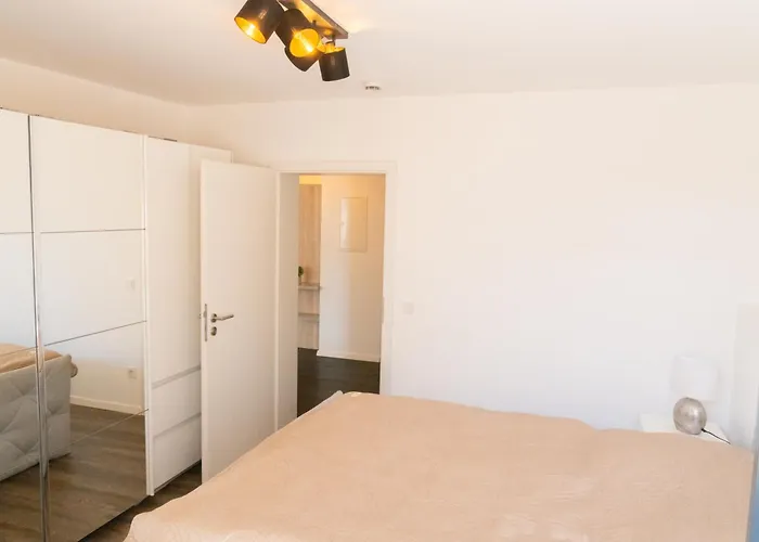 Am Chiemsee, Auto-check-in 24-7, Gratis Parkplatz An Der Unterkunft, Netflix & Amazon Prime Inc, Voll Ausgestattet *