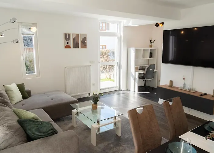 Am Chiemsee, Auto-check-in 24-7, Gratis Parkplatz An Der Unterkunft, Netflix & Amazon Prime Inc, Voll Ausgestattet *