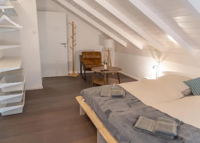 Am Chiemsee, Auto-check-in 24-7, Gratis Parkplatz An Der Unterkunft, Netflix & Amazon Prime Inc, Voll Ausgestattet * Eggstätt